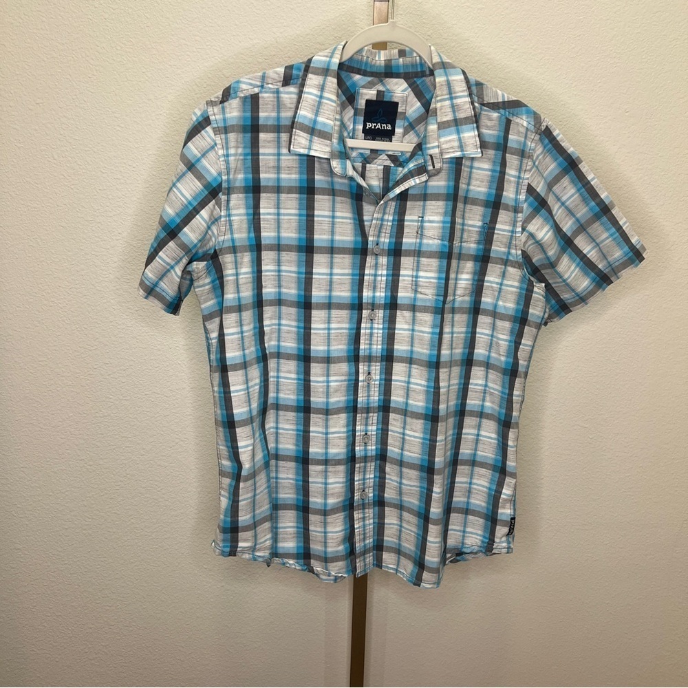 Prana short sleeve button down shirt Blue White Gray Plaid Large